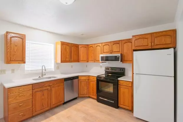 1891 N Hillfield Rd Apartment for rent in Layton, UT