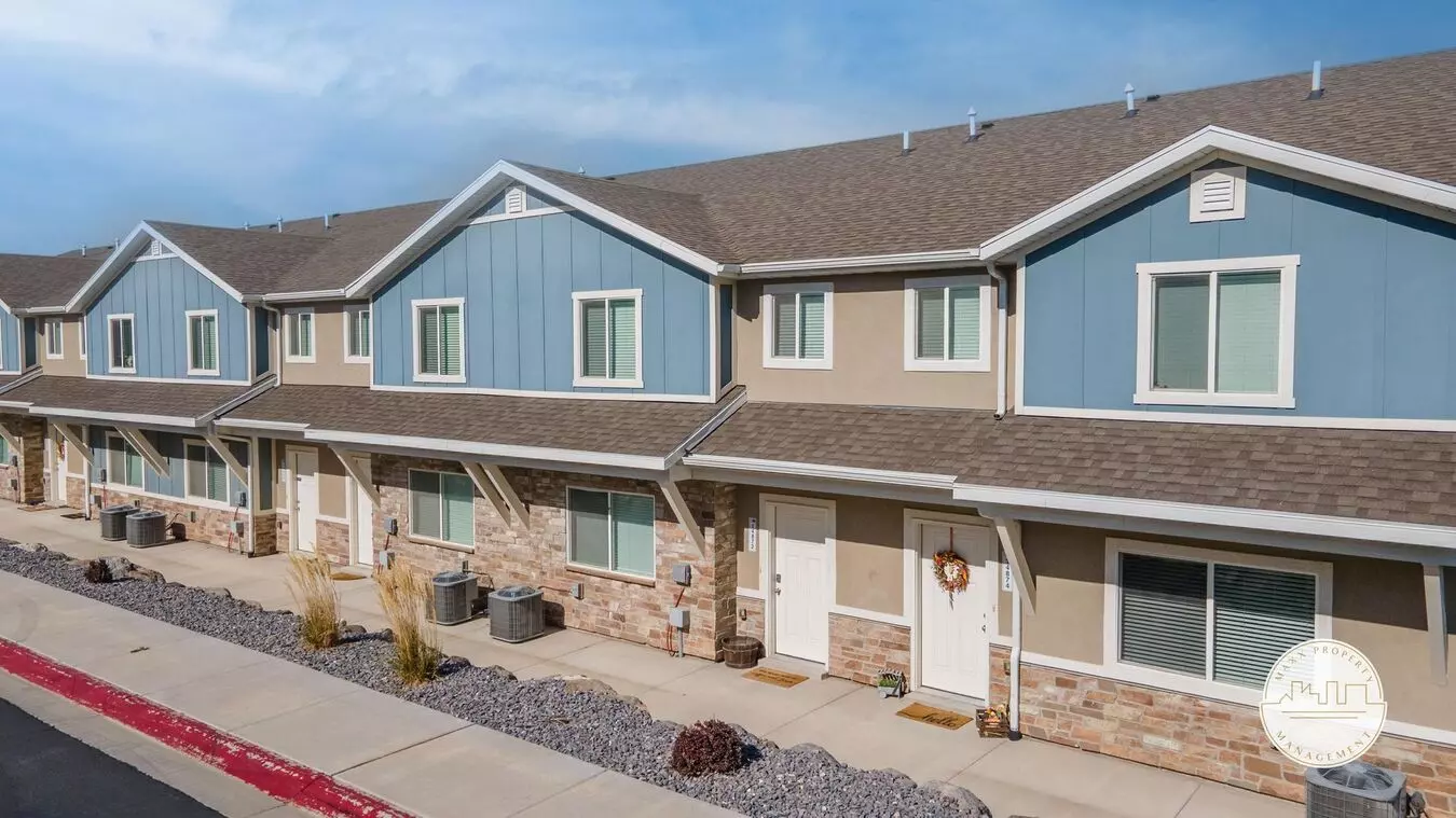 Gorgeous, 2-story Premier Townhomes W/attached 2-car Garage In The Boulders In Herriman. House for rent in Herriman, UT