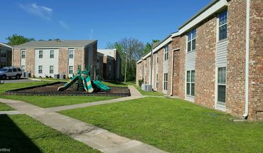 2 of 8 Garden Walk Of Barling Apartment for rent in Barling, AR