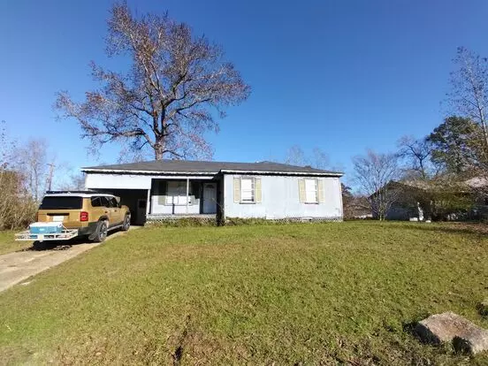 1611 Aaron St Apartment for rent in Deridder, LA