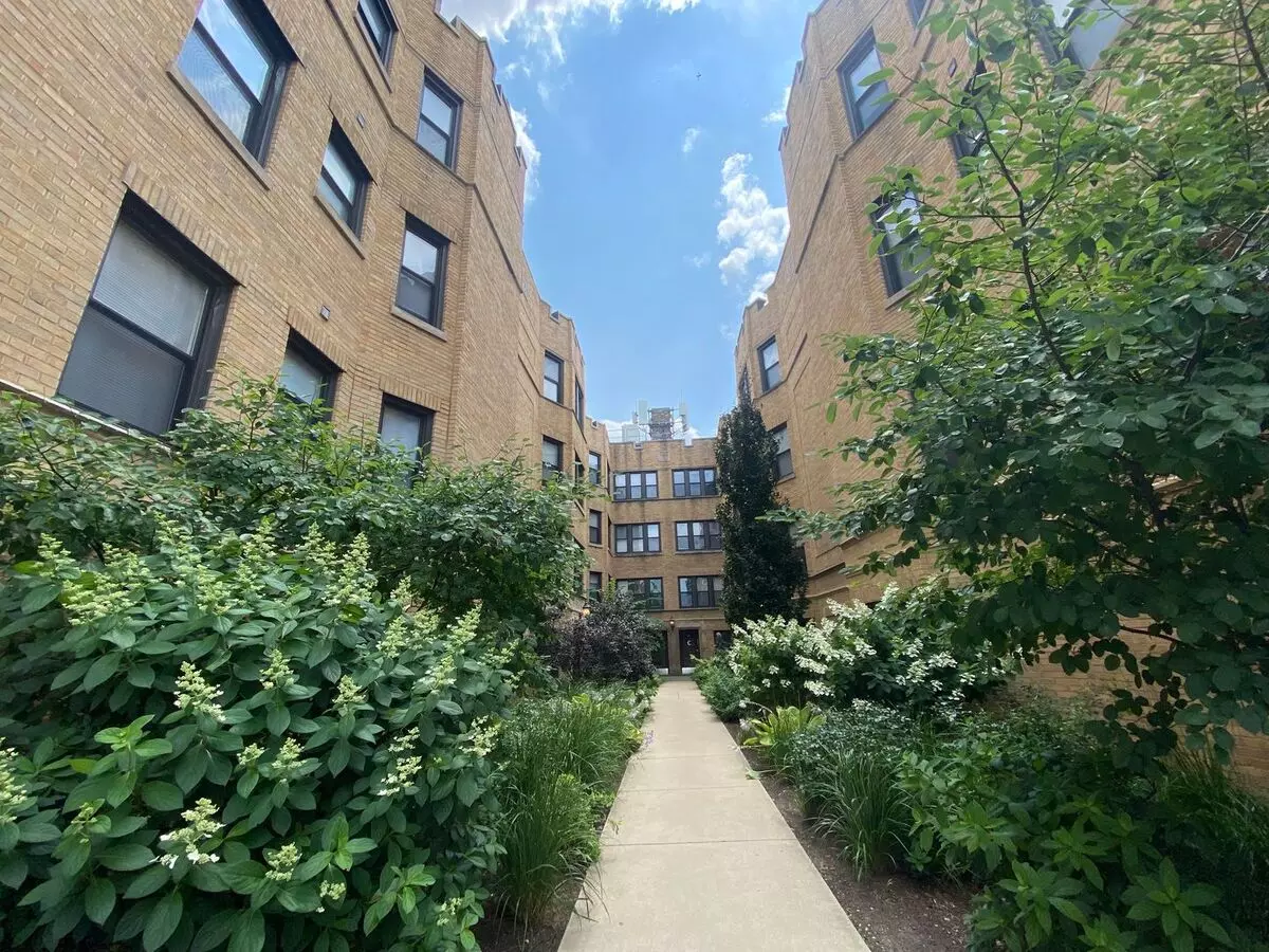 Manor Square Llc Apartment for rent in Chicago, IL