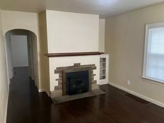 Charming 3-bedroom Home With Unique Details And Modern Updates Apartment for rent in Dayton, OH Charming 3-bedroom Home With Unique Details And Modern Updates Apartment for rent in Dayton, OH