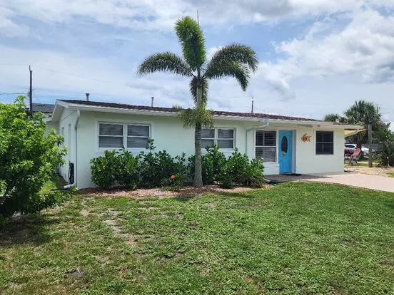 Great Beachside 2/2/1 On Corner Lot Apartment for rent in New Smyrna Beach, FL