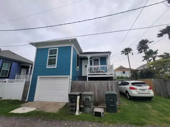 1623 Avenue N 1/2 Apartment for rent in Galveston, TX