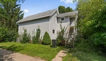 2 of 16 904 1/2 Clay St - Cedar Falls Apartment for rent in Cedar Falls, IA