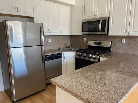 Great 1 Bedroom, 1 Bathroom - Parking Included Apartment for rent in Oakland, CA