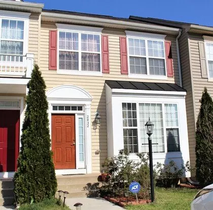 Spectacular Deal! Gorgeous Townhouse In Sought After Rippon Landing! Apartment for rent in Woodbridge, VA