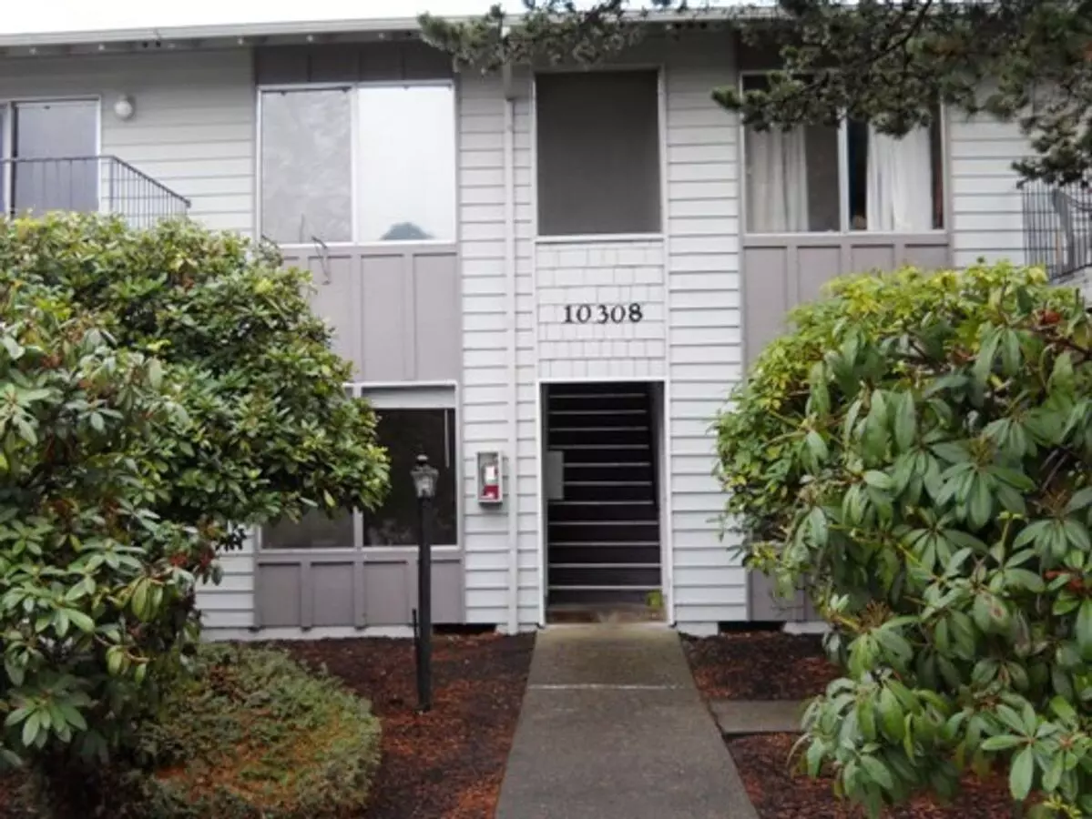 10308 - ( P ) Apartment for rent in Portland, OR
