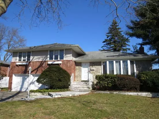 Large Split Level Apartment for rent in Melville, NY Large Split Level Apartment for rent in Melville, NY