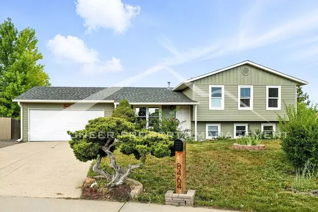 Charming Home With Washer/dryer And Fenced In Yard Apartment for rent in Arvada, CO
