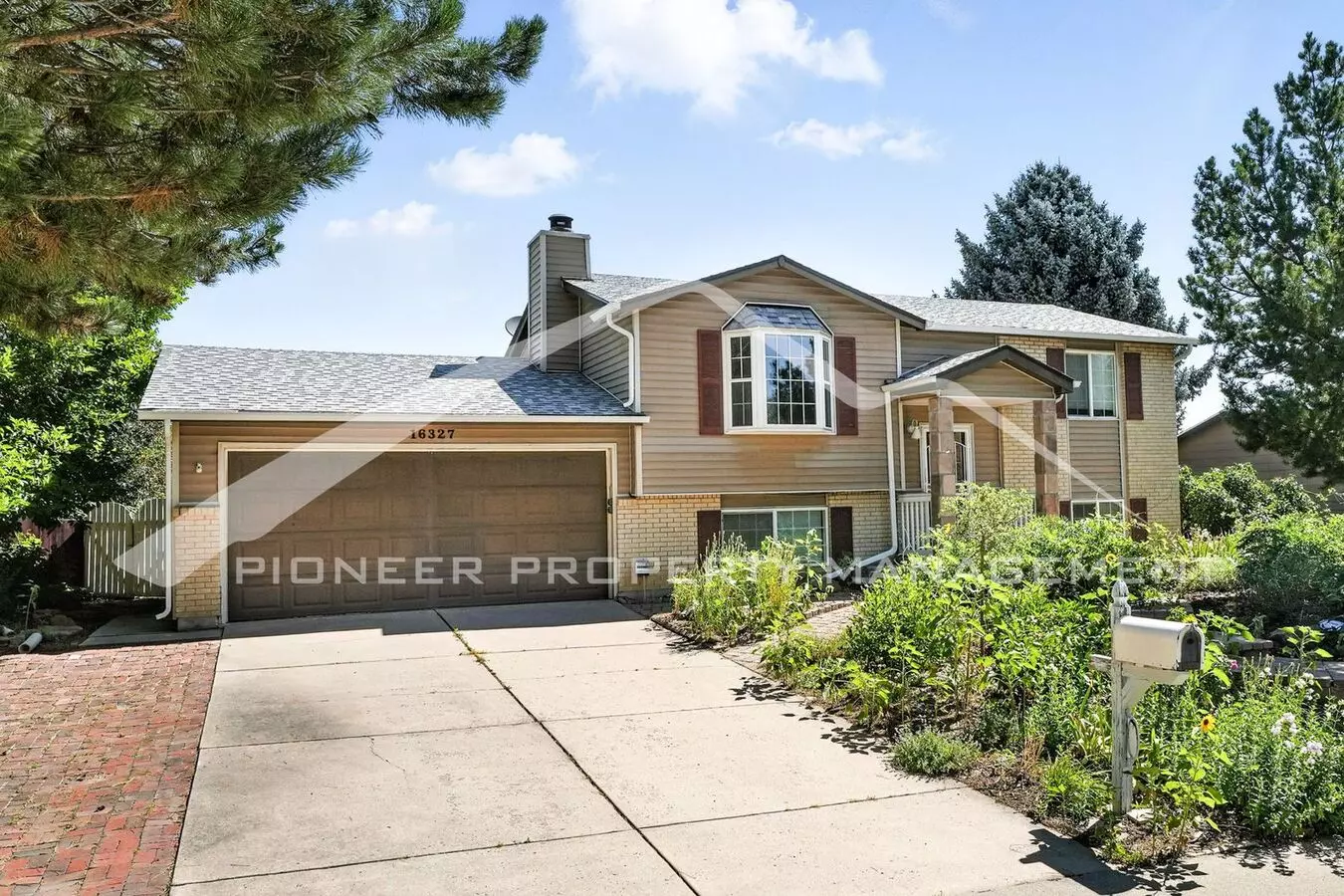 Spacious Home With Washer/dryer And Central Ac House for rent in Aurora, CO
