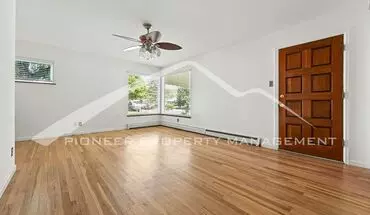 2 of 21 Beautiful Home With Washer/dryer And Fenced In Yard House for rent in Denver, CO