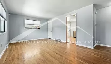 3 of 21 Charming Home With Central Ac And Fenced Yard House for rent in Aurora, CO