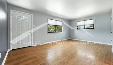 2 of 21 Charming Home With Central Ac And Fenced Yard House for rent in Aurora, CO