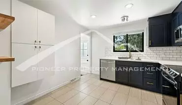 5 of 21 Charming Home With Central Ac And Fenced Yard House for rent in Aurora, CO