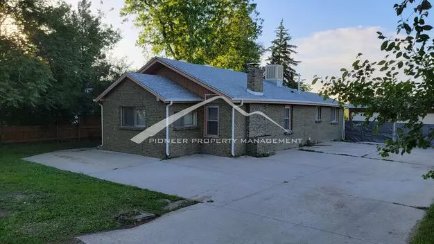 Charming 2 Bedroom Single Family Home Apartment for rent in Denver, CO Charming 2 Bedroom Single Family Home Apartment for rent in Denver, CO