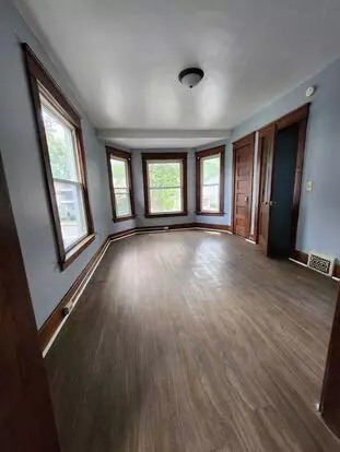 Upper 2 Bedroom Unit Apartment for rent in Erie, PA