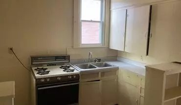 5 of 7 127-129 Park Apartment for rent in New Castle, PA