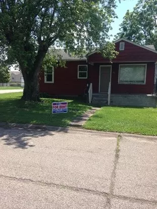 2 Bedroom 1 Bath St. Albans Home With Fenced In Backyard. Apartment for rent in St Albans, WV