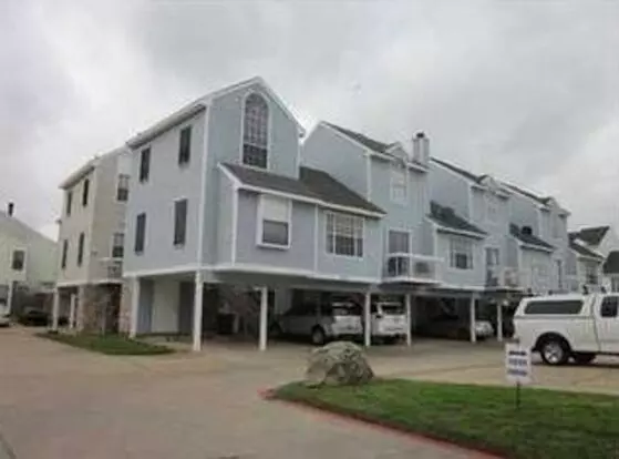 2Bed Townhouse With Covered Parking! Apartment for rent in Shreveport, LA