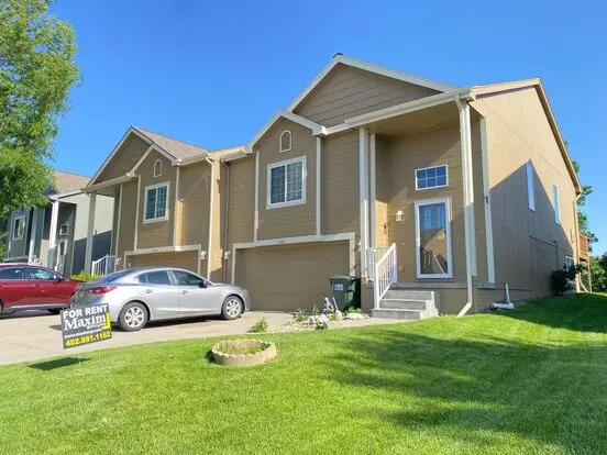Beautiful 3 Bed, 2 Bath House At $2,095 *price Drop* Apartment for rent in Omaha, NE
