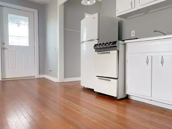 Three Awesome Bees Realty, Llc:[tab][kt][kt][6 Plex] 614 N 40th St Apartment for rent in Omaha, NE