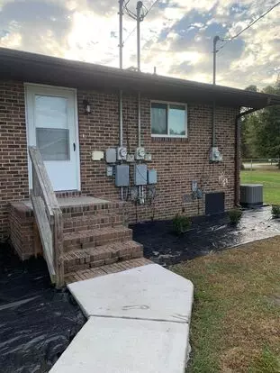 618 Hiawatha Rd Apartment for rent in Pembroke, NC