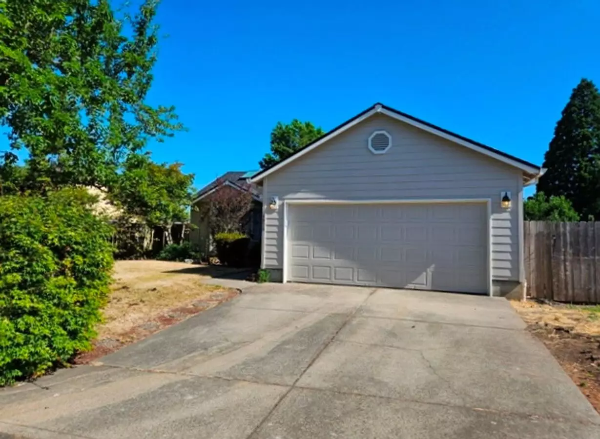 3bd/2ba Single Story Home-available To View! House for rent in Salem, OR