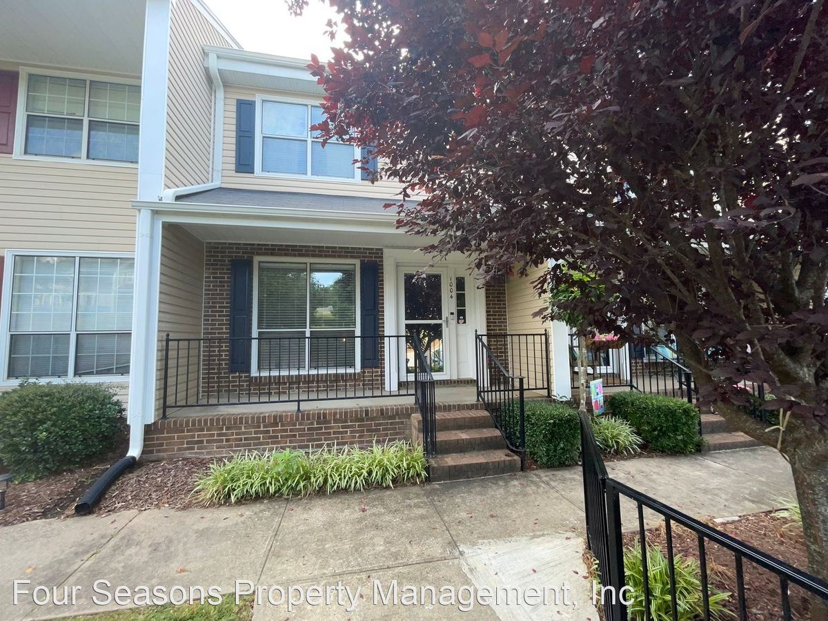 1004 Surry Ln Gastonia, NC House for Rent