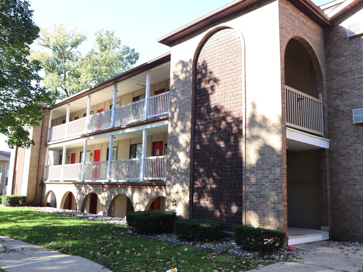 Sandhurst Apartments 3811 Sandhurst Dr Lansing, MI