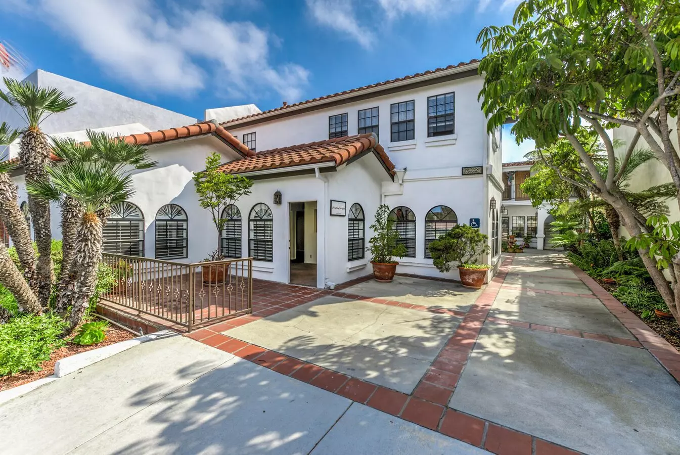Main 512 Apartment for rent in El Segundo, CA