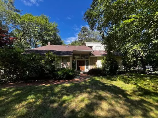 Spacious & Serene 4 Bedroom Country Contemporary Home Apartment for rent in Glastonbury, CT