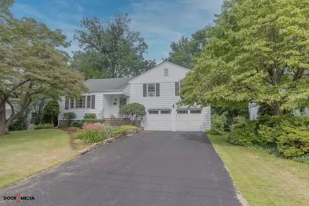 Short Term Furnished Rental -3 Bedroom Split Level Apartment for rent in West Hartford, CT Short Term Furnished Rental -3 Bedroom Split Level Apartment for rent in West Hartford, CT