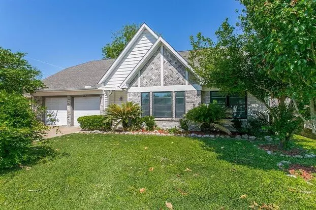 Beautifully Renovated 4 Bedroom Home In A Great Subdivision Apartment for rent in Pasadena, TX