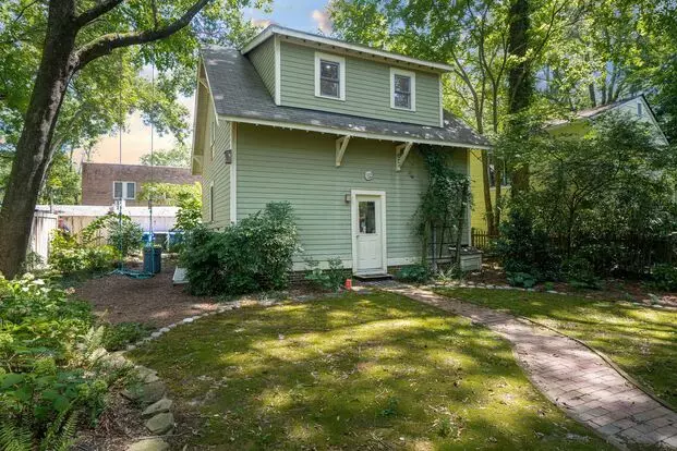 Renovated 1 Bed, 1 Bath Studio, Power And Water Included, Minutes From Duke Campus! Apartment for rent in Durham, NC Renovated 1 Bed, 1 Bath Studio, Power And Water Included, Minutes From Duke Campus! Apartment for rent in Durham, NC