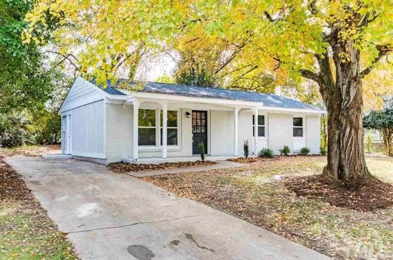 Gorgeous 3/1 Renovated Single Family Home In Se Raleigh - Pet Friendly With Fenced-in Backyard! House for rent in Raleigh, NC