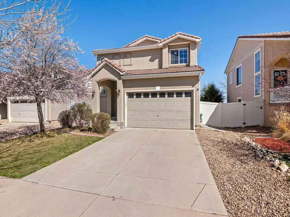Gorgeous Johnstown Home With Attached Garage And Open Layout! House for rent in Johnstown, CO