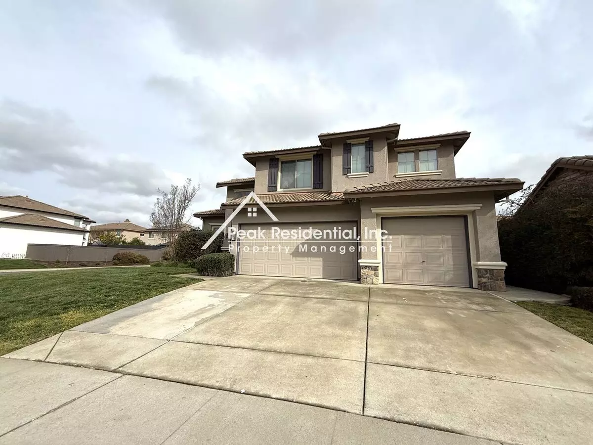 Spacious Rancho Cordova 5bd/3ba Home With 3 Car Garage! House for rent in Rancho Cordova, CA