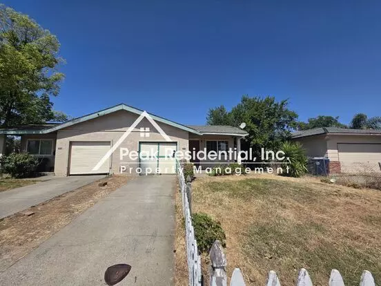 Spacious 3bd/1ba Duplex With Garage - Great Price! Apartment for rent in Sacramento, CA