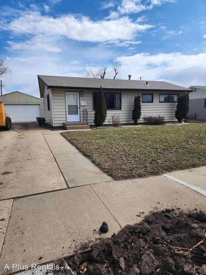 3204 S Hawthorne Ave Sioux Falls, SD House for Rent