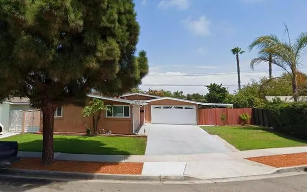 Central Costa Mesa 5 Bdrm Home Apartment for rent in Costa Mesa, CA