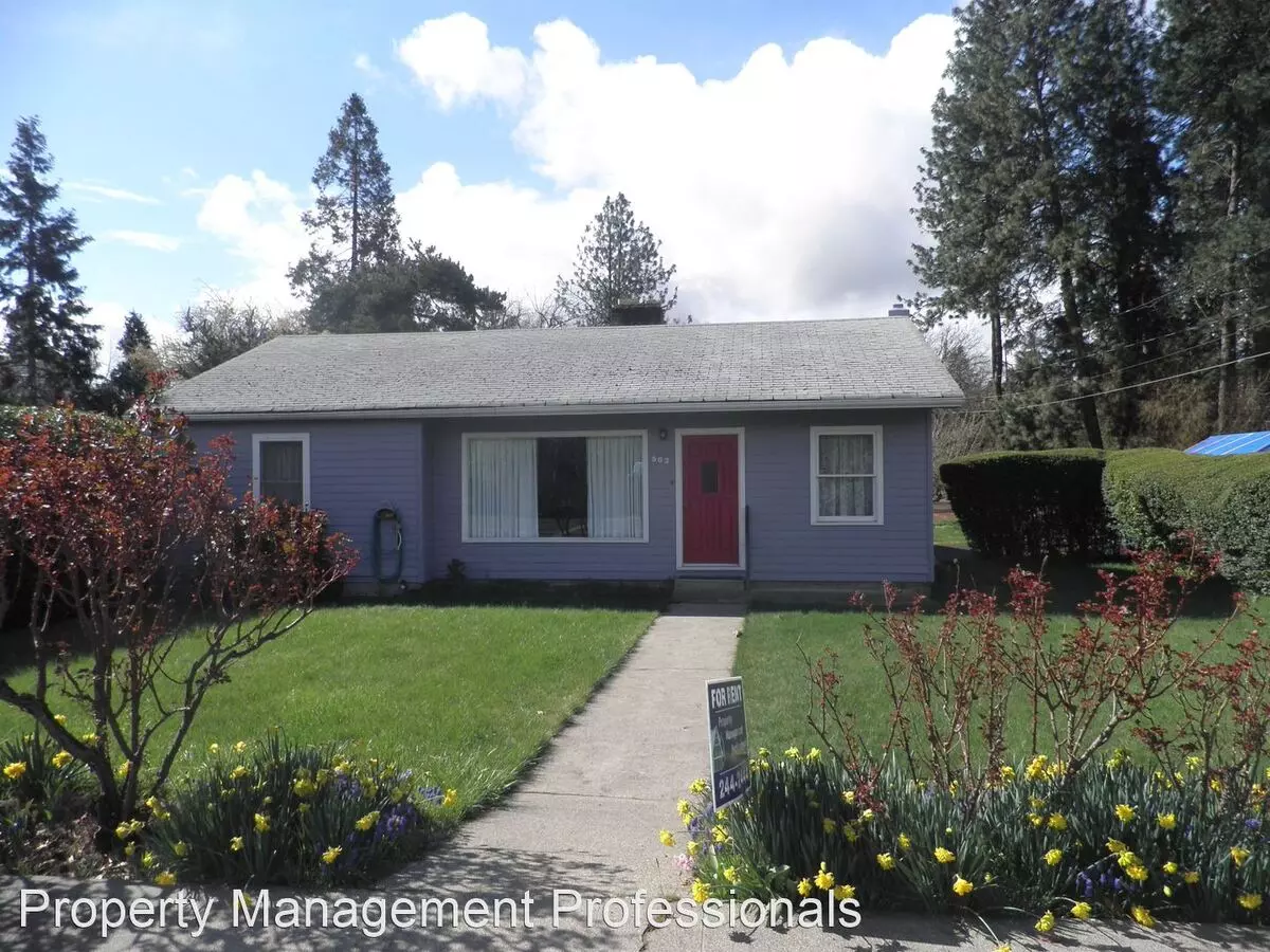 503 SE M St House for rent in Grants Pass, OR