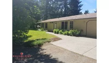 3 of 18 Wonderful Rambler In Amazing Wooded Community! New Flooring To Be Installed In Living Room!!! House for rent in Yelm, WA