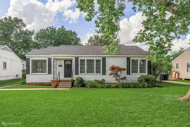 Beautiful Broadmoor Bungalow Apartment for rent in Shreveport, LA