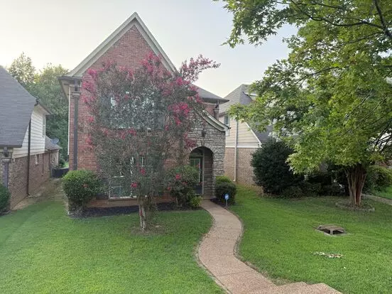 Adorable Two Story Home In Great Location! Apartment for rent in Cordova, TN