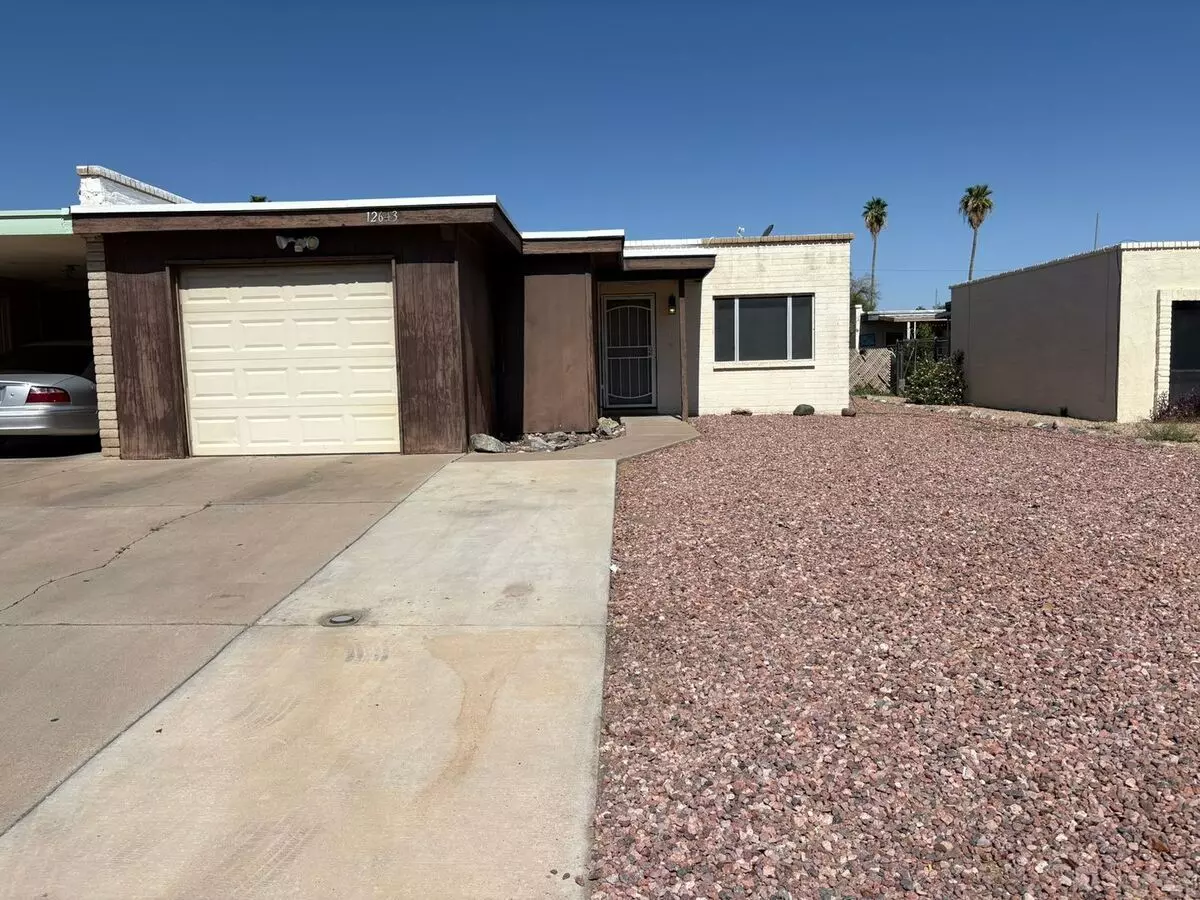 2 Bed 1 Bath Twin Home Unit In Youngtown, 1-car Garage House for rent in Youngtown, AZ