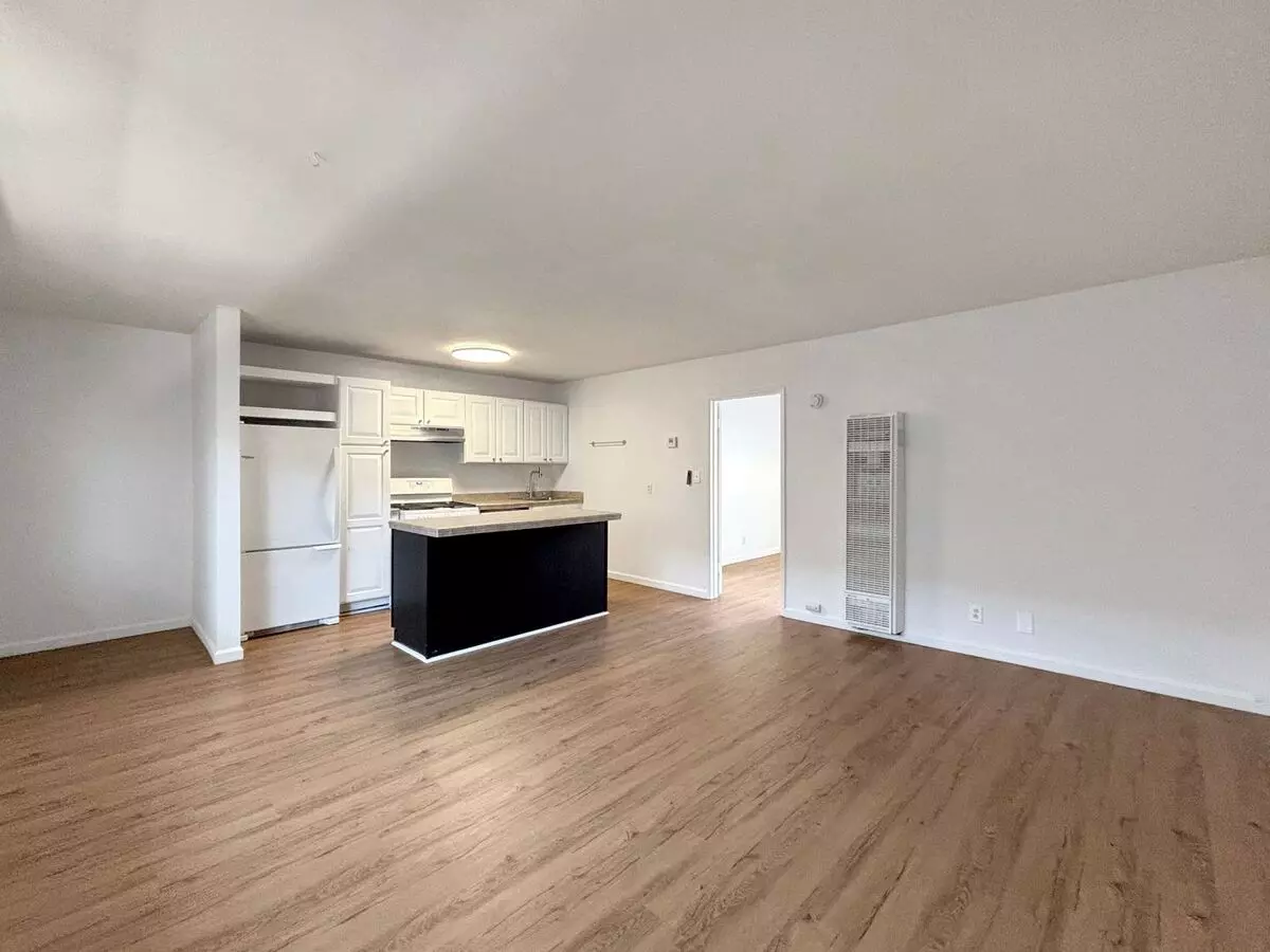 Upgraded 1bd/1ba Condo In Mission Hills W/ Garage & Laundry On-site! Apartment for rent in San Diego, CA