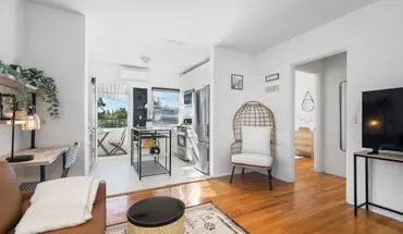 3 of 17 Beautiful 1B Upstairs Furnished Apt In Mission Hills W/ Private Balcony & Washer/dryer On Site! Apartment for rent in San Diego, CA