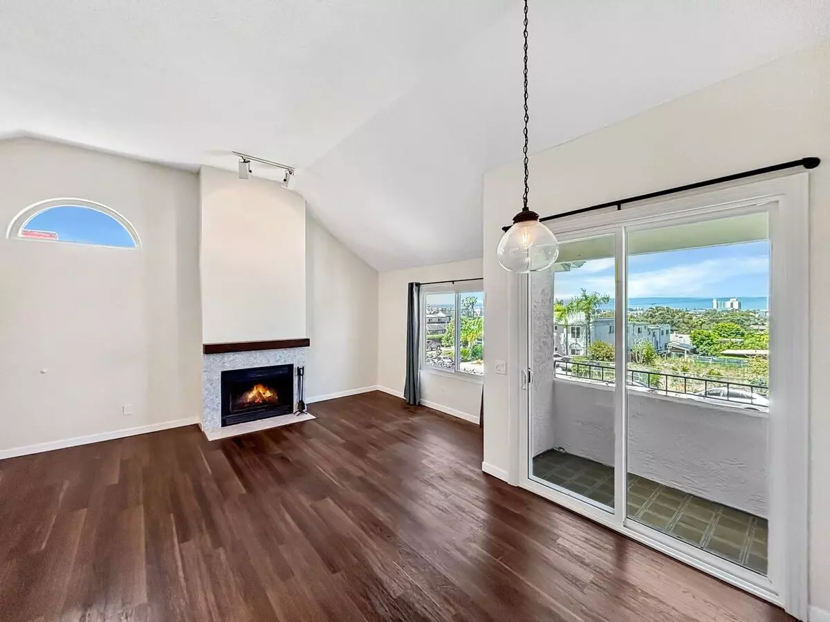 Stunning 2bd/2ba Condo In University Heights W/ High Ceilings, W/d, & Fireplace! Apartment for rent in San Diego, CA