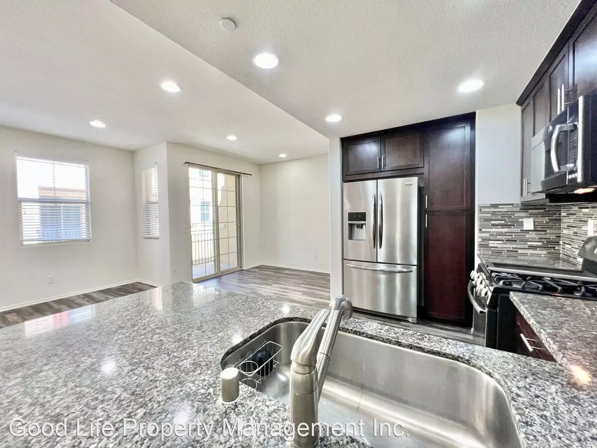 5040 Paramount Dr House for rent in San Diego, CA
